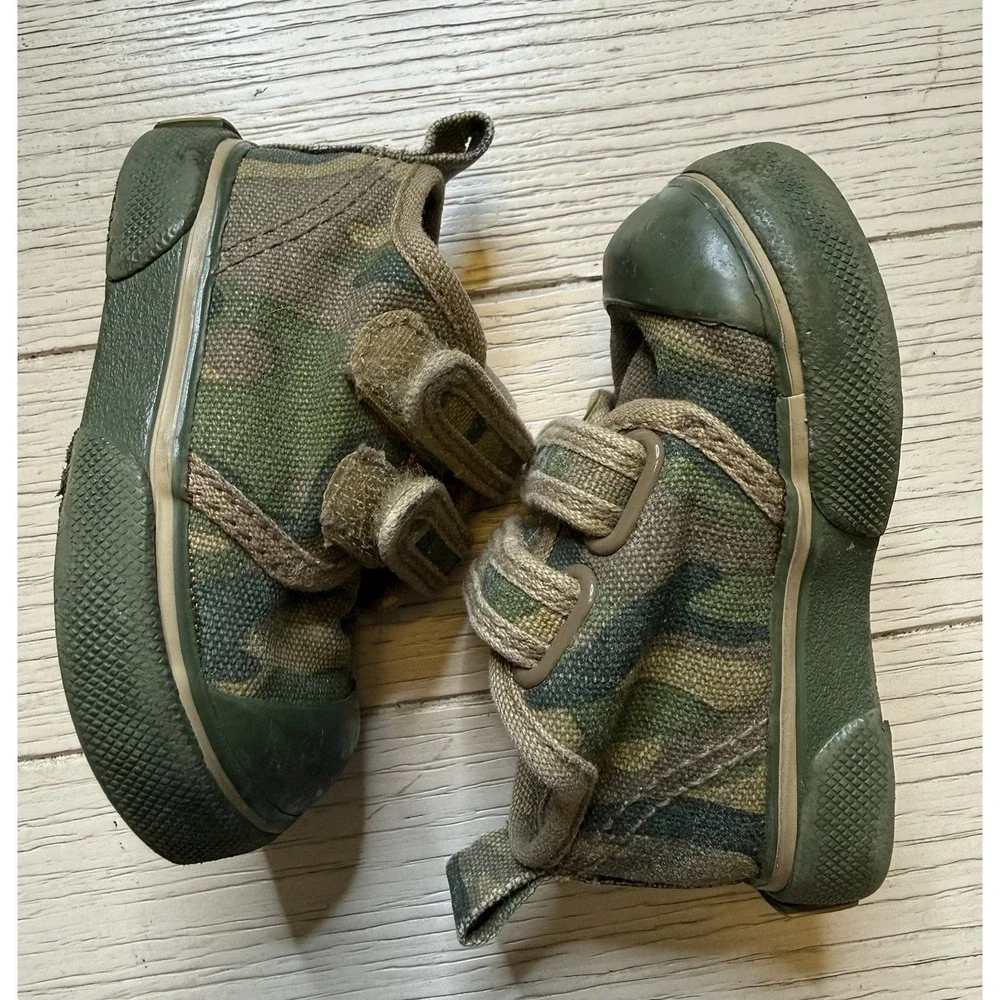 Baby Gap Infant Camo Sneaker Shoe Hook & Loop Close Sz 3 Brown Green Rubber Sole